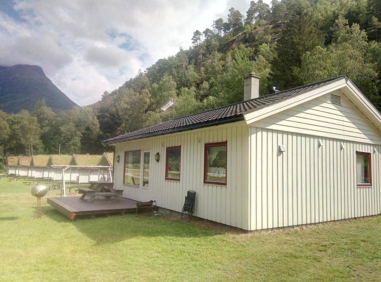 Hjelledalen Hyttesenter in Stryn 