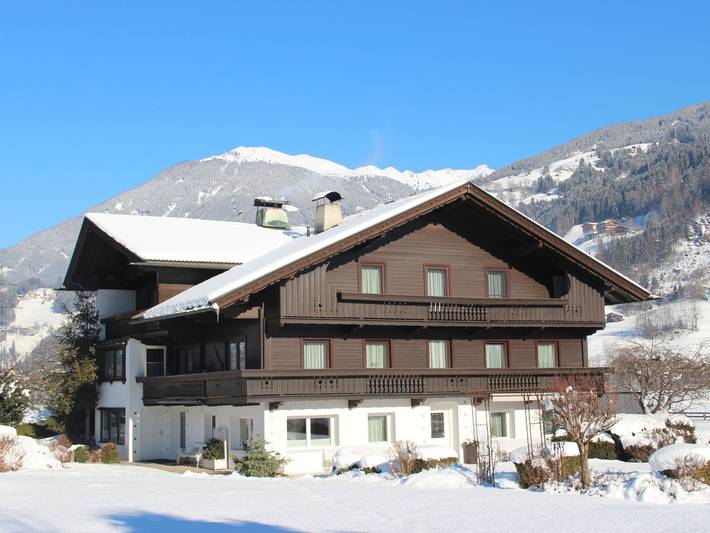 Ferienwohnung für 4 Personen, mit Garten und Ausblick sowie Terrasse in Aschau im Zillertal