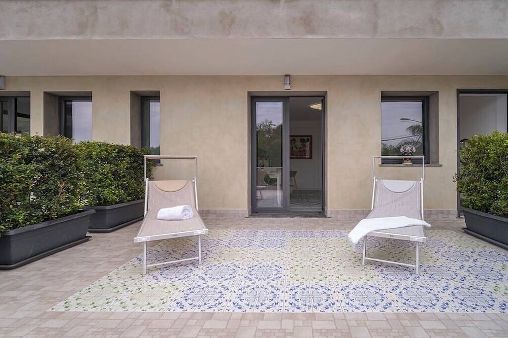 Apartamento entero, Luxury Studio Apartment Nausica with Swimming Pool Access in Fondachello, Provincia de Catania