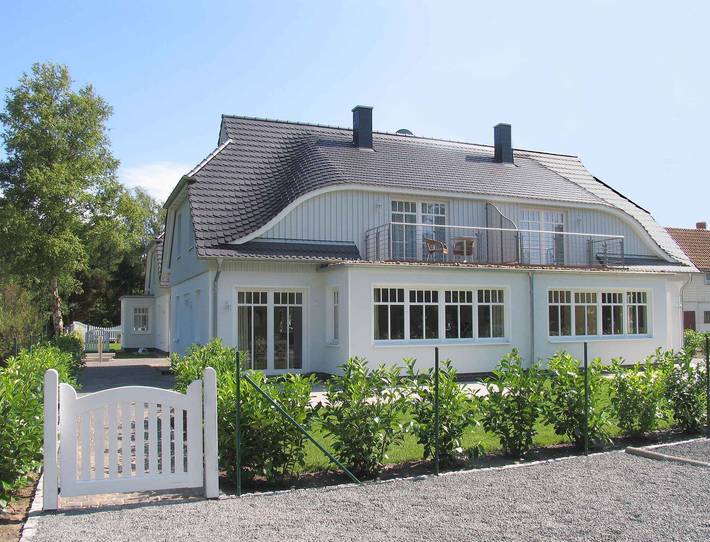 Luxus-Ferienhaus für 6 Personen, mit Balkon und Garten in Prerow