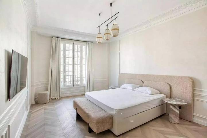 Chambre d’hôte pour 2 personnes, avec jacuzzi et sauna ainsi que piscine et balcon près de la Tour Eiffel - 2