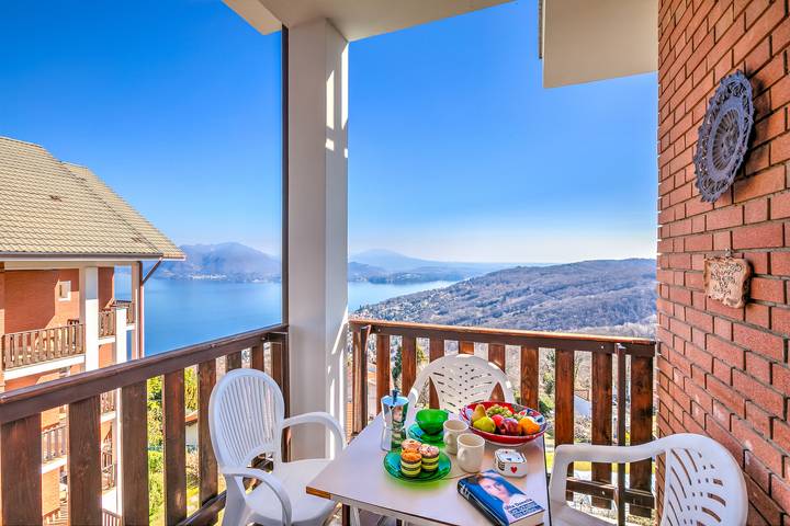 Ferienwohnung für 5 Personen, mit Balkon und Terrasse sowie Seeblick in Comune di Stresa