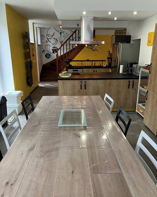 Gîte pour 15 personnes, avec terrasse et jardin dans Saint-Rémy-aux-Bois