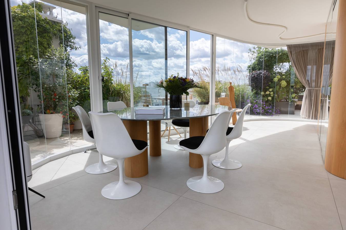Appartement entier, Le Rooftop Eiffel & La Défense - Welkeys in Neuilly-sur-Seine, Hauts-de-Seine