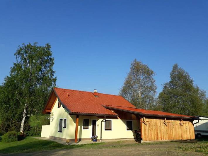 Ferienhaus für 7 Personen, mit Terrasse und Garten sowie Seeblick in Mühlen