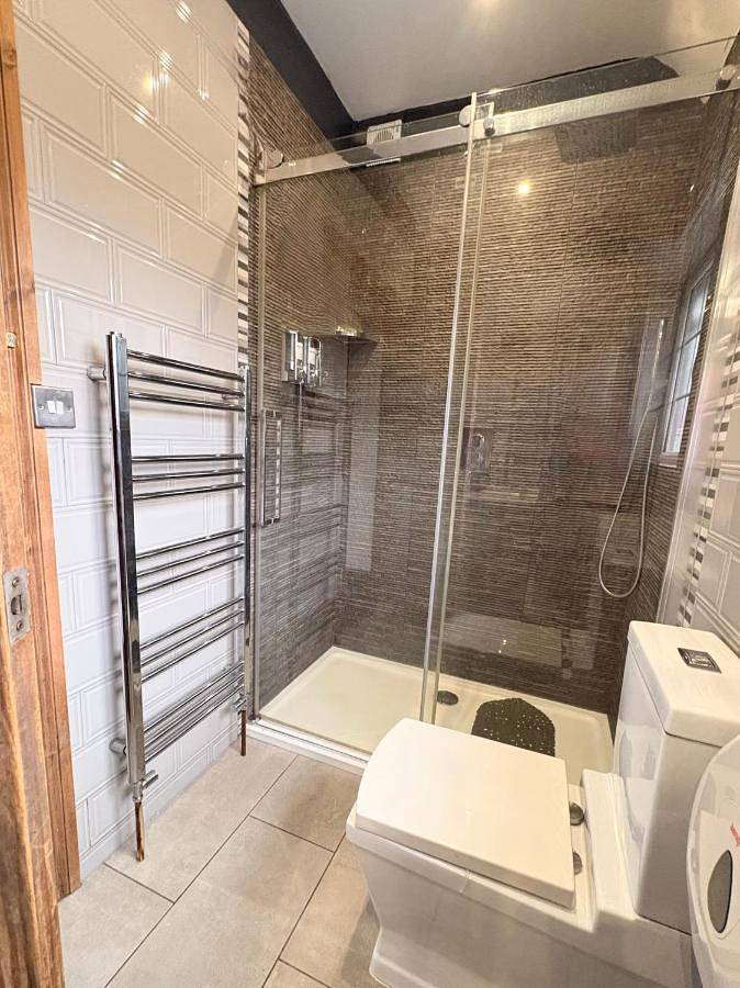 Entire holiday apartment, Deluxe Twin Room in Leicester, Heart of England
