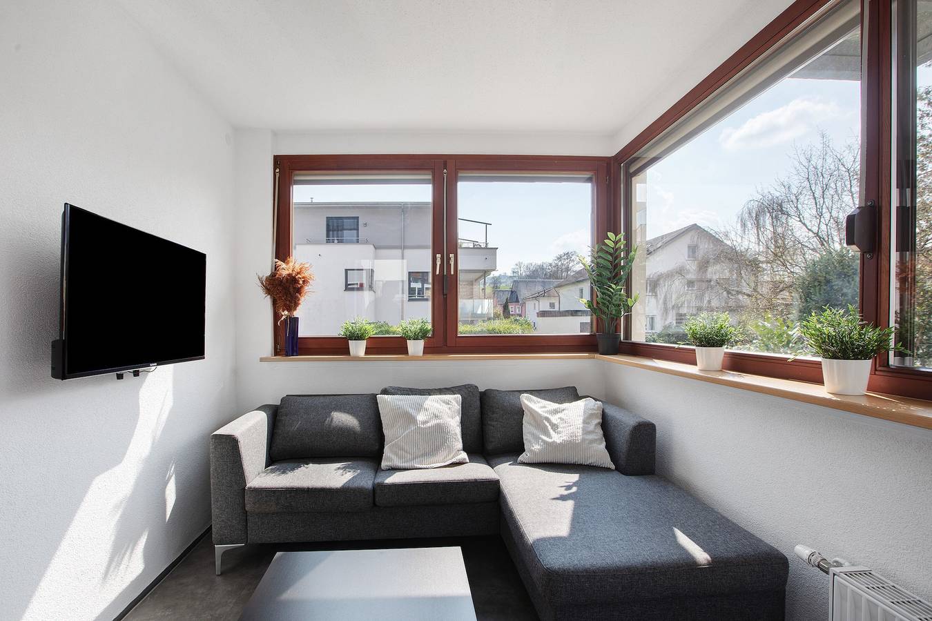 Ganze Wohnung, Ferienwohnung 'Modern, Zentral Und Im Grünen' mit Privatterrasse und Wi-Fi in Schopfheim, Südschwarzwald