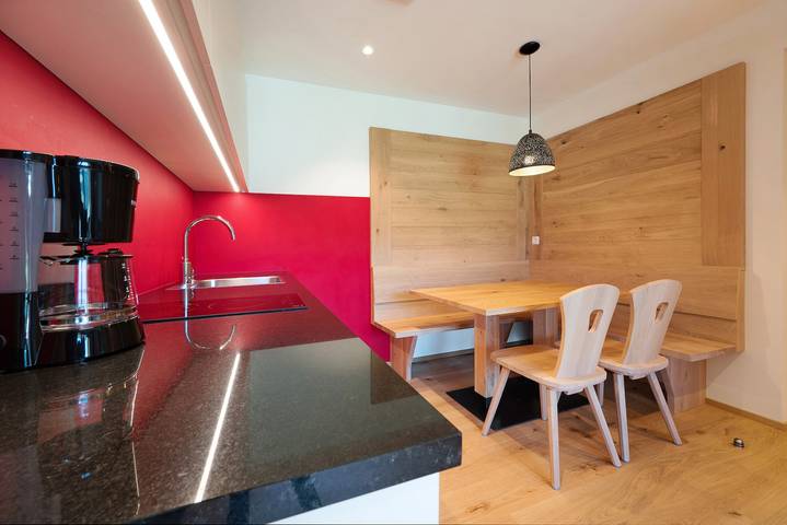 Entire apartment, Vacation Apartment "Teutenhofer Kirsche" on the Farm with Mountain View & Garden in Feldthurns, Dolomiti Superski
