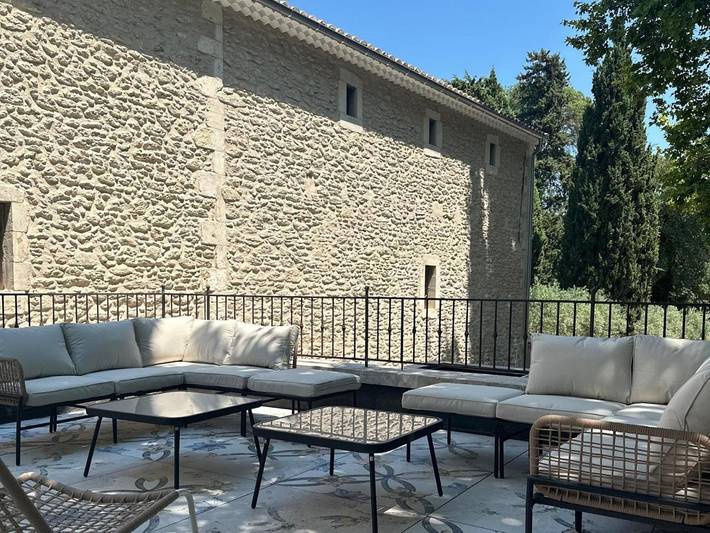 Location de vacances pour 17 personnes, avec jardin et piscine, animaux acceptés à Aramon - 2