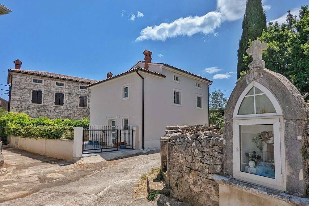 Neues Ferienhaus für 6 Personen in Krnica-Rakalj - nur 2,5 km vom Meer entfernt in Marčana, Südküste Istrien