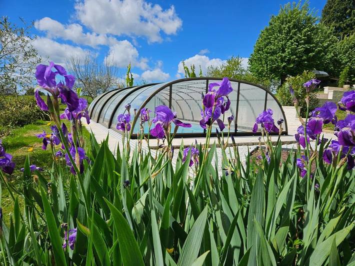 Gîte pour 4 personnes, avec piscine et jardin, animaux acceptés à Perpezac-le-Noir