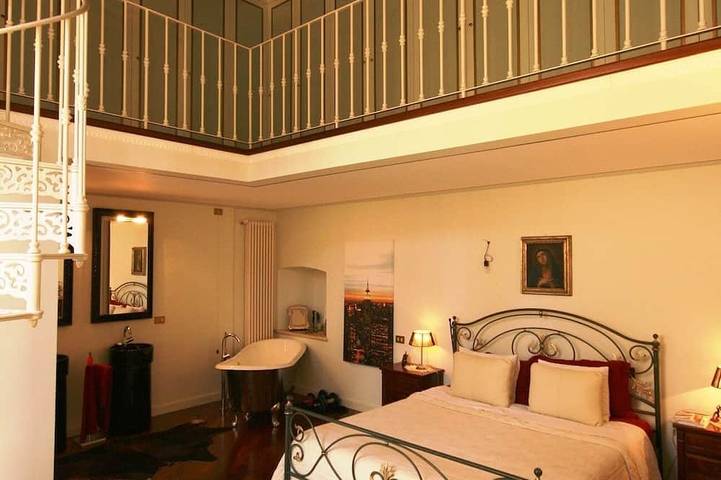 Appartement entier, Romantic Flat in a Medieval Tower of Spoleto in Spoleto, Province de Pérouse