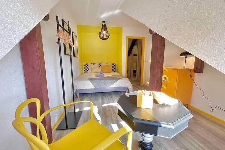 Apartamento entero, Yellow Suite - Design stay for 3 - Alsace / Vosges in Masevaux, Parque natural regional de los Ballons des Vosges