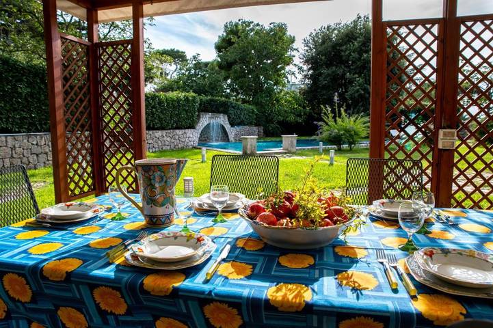 Villa per 8 persone, con piscina e giardino, con animali domestici in Anacapri