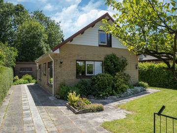 Ferienhaus für 6 Personen, mit Terrasse und Pool sowie Garten, mit Haustier in Zeeland