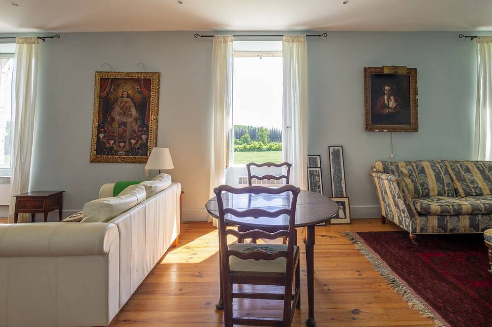 Villa Moundo- Charming private holiday home with pool in La Sauvetat-sur-Lède, Région de Villeneuve-sur-Lot