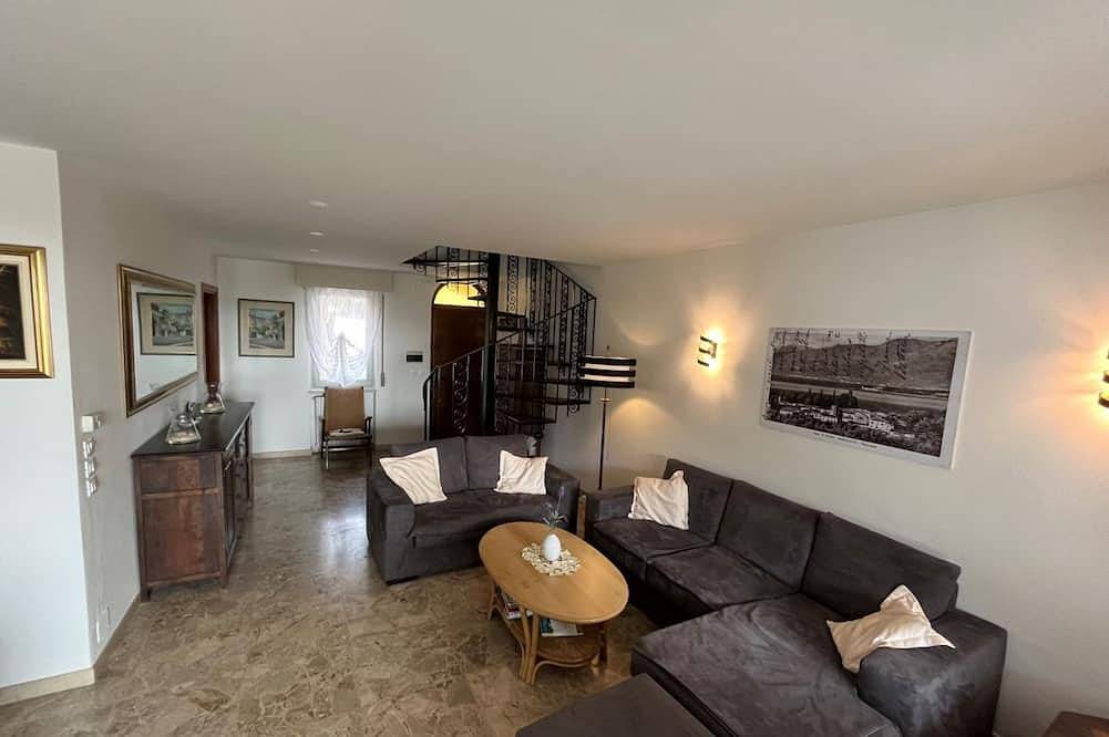 Casa Formica: Single-family home with a garden in Bardolino, Montagnes autour du lac de Garde