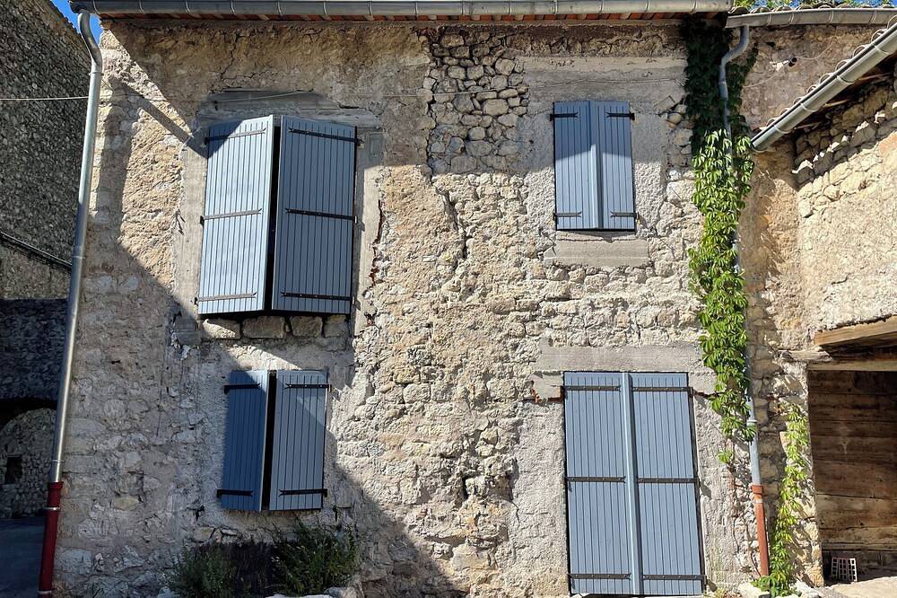 Charming 1-bedroom house in quiet area of Sisteron with Wifi in Sisteron, Forcalquier region
