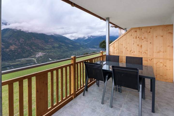 Hel lägenhet, Apartment 'Morgenrot' with Mountain View, Shared Garden and Wi-Fi in Tanas, Laas