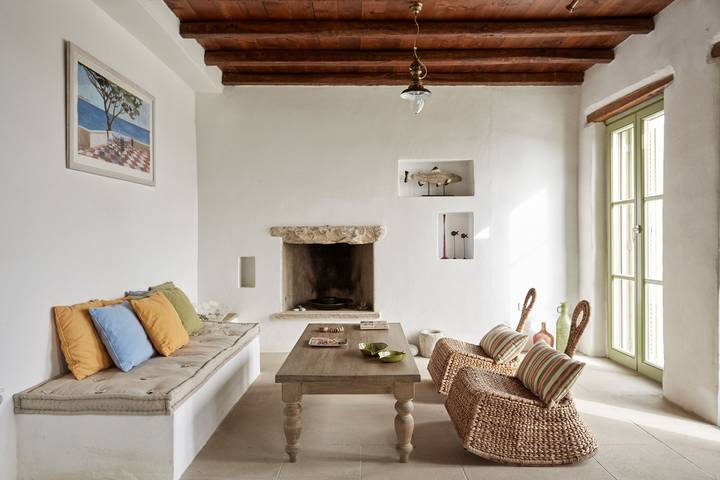 Spacious 6 bdrm Stone Villa with Pool in Ramos, Serifos