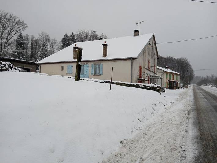 Gîte pour 3 personnes, avec jardin ainsi que terrasse et vue dans Le Clerjus - 3
