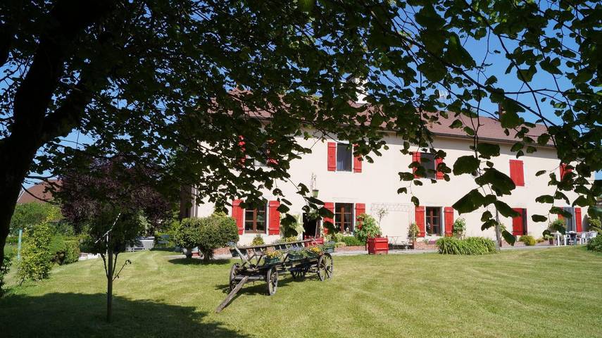 Gîte pour 6 personnes, avec terrasse et jardin
