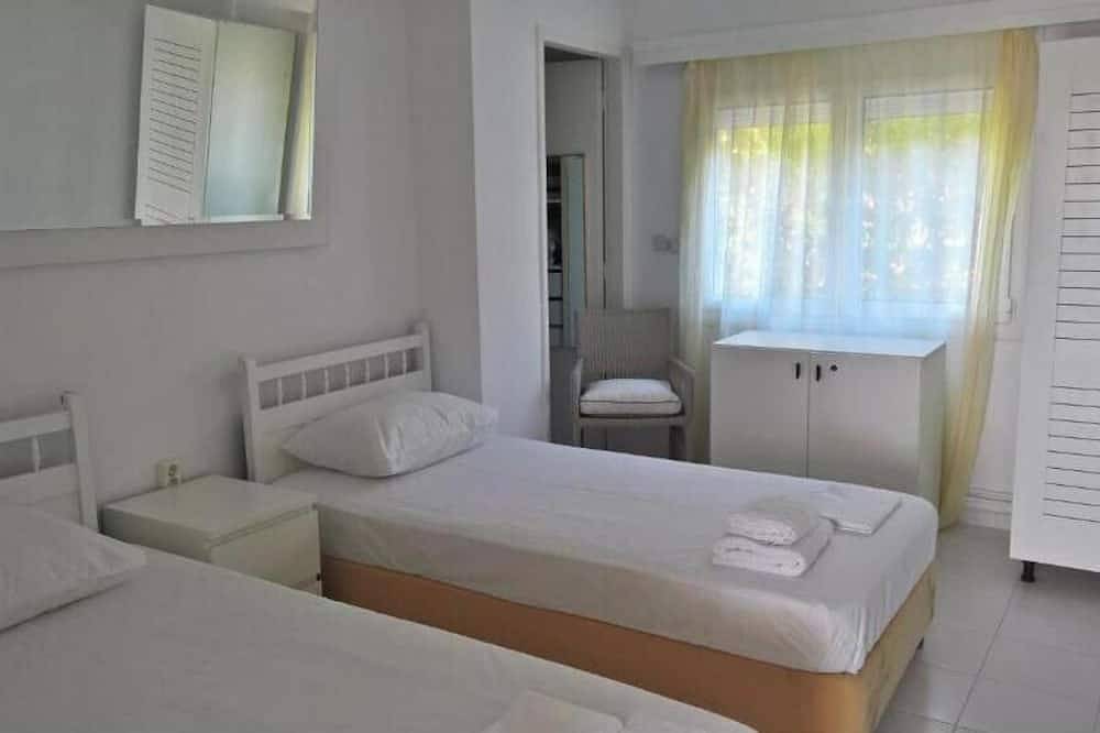 Entire apartment, Sea View Apartment at Stavento Apartments – Sunset Views by Makris Gialos Beach in Lassi, Argostoli