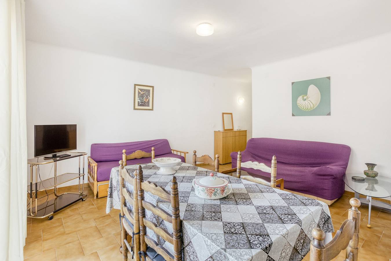 Apartamento entero, Apartamento en el paseo Marítimo '1-3' cerca de la playa con terraza y Wi-Fi in Platja del Port (Llanca), Llansá