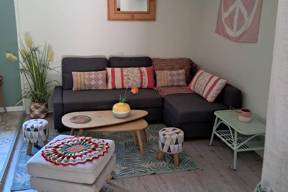 Entire apartment, Apartment located in condominium camping, river access, park... train le Mastrou in Tournon-sur-Rhône, Tournon-sur-Rhône region