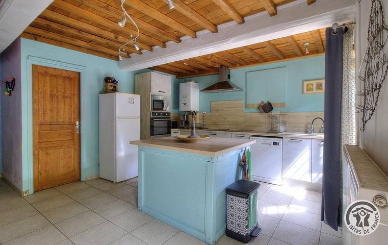 Gîte pour 5 personnes, avec jardin, animaux acceptés dans Rhône - 2