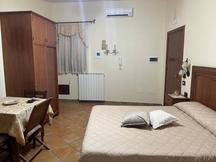 Chambre d’hôte pour 3 personnes, avec balcon, animaux acceptés