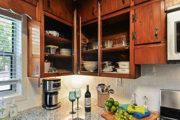 Bungalow for 6 Guests in Atlanta, Georgia, Picture 2