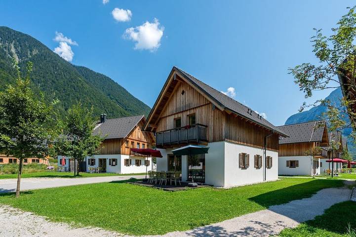 Casa rural para 10 personas, con piscina y sauna además de jardín y balcón, Se admiten mascotas - 1