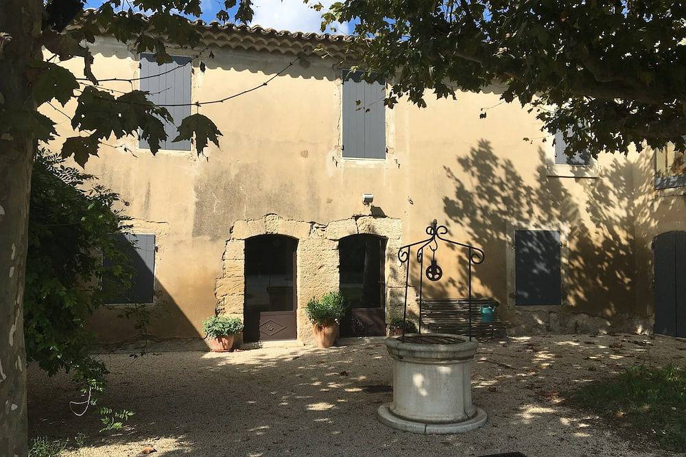 La Maison d'Alfred the charm of an old farmhouse at the foot of the luberon in Cavaillon, Regionaler Naturpark Luberon