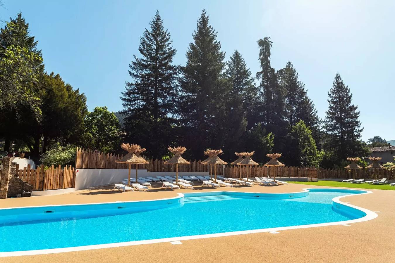 Privilege Cottage 6 Kamers 10/14 Personen Airconditioning + Tv in Saumane, Cevennen