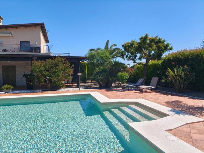 Chambre d’hôte pour 2 personnes, avec vue ainsi que piscine et jardin à Trani - 4