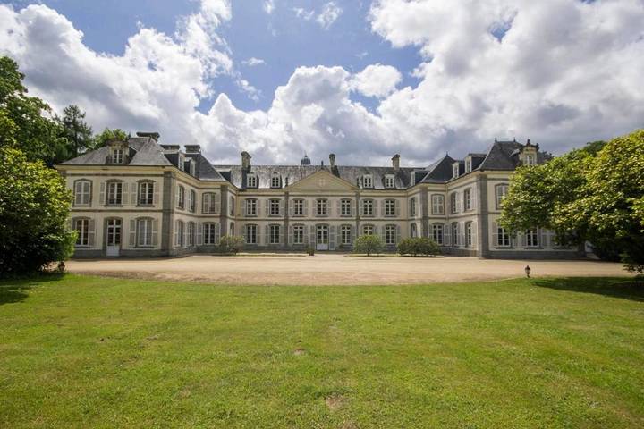 Location de vacances pour 2 personnes, avec jardin ainsi que jacuzzi et piscine à Landévant - 4