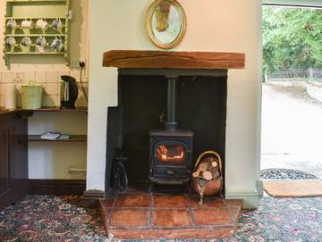 Log Cabin for 2 People in Dorset, South West England, Photo 2
