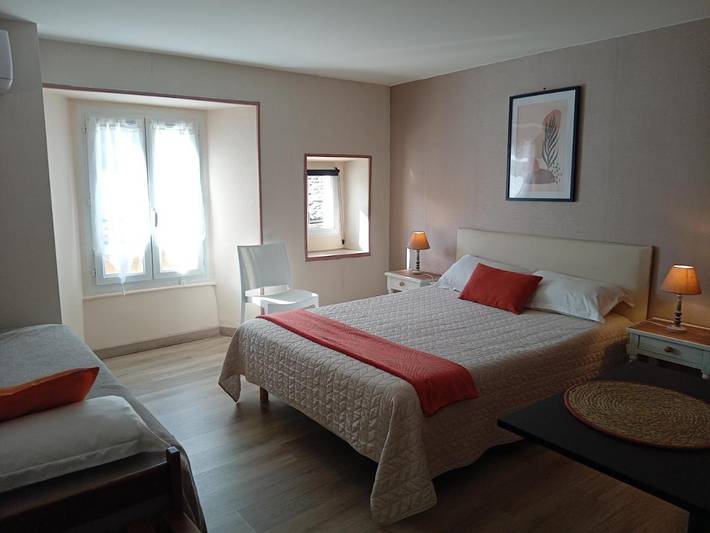 Hôtel pour 2 personnes, avec jardin ainsi que terrasse et piscine à Thueyts - 3