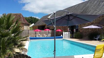 Gîte pour 4 personnes, avec jardin ainsi que piscine et vue, animaux acceptés à Payzac (Dordogne)
