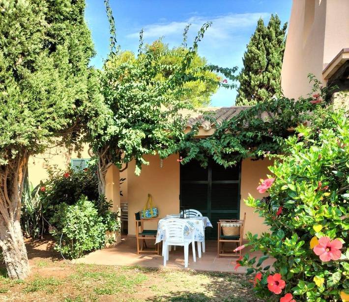 Ferienwohnung für 4 Personen, mit Pool und Terrasse sowie Ausblick und Garten - 1