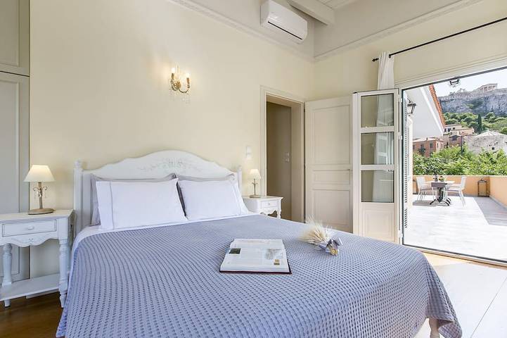 Aerides 3 Luxury Suites - the heart of the historic center, with Acropolis view in Central Section of Athens, Athens