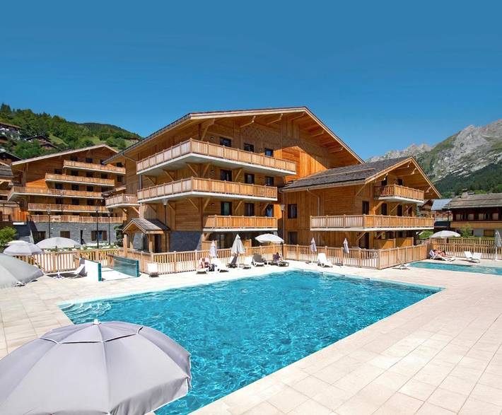 Appart’hôtel pour 2 personnes, avec sauna et jacuzzi ainsi que piscine et terrasse, animaux acceptés