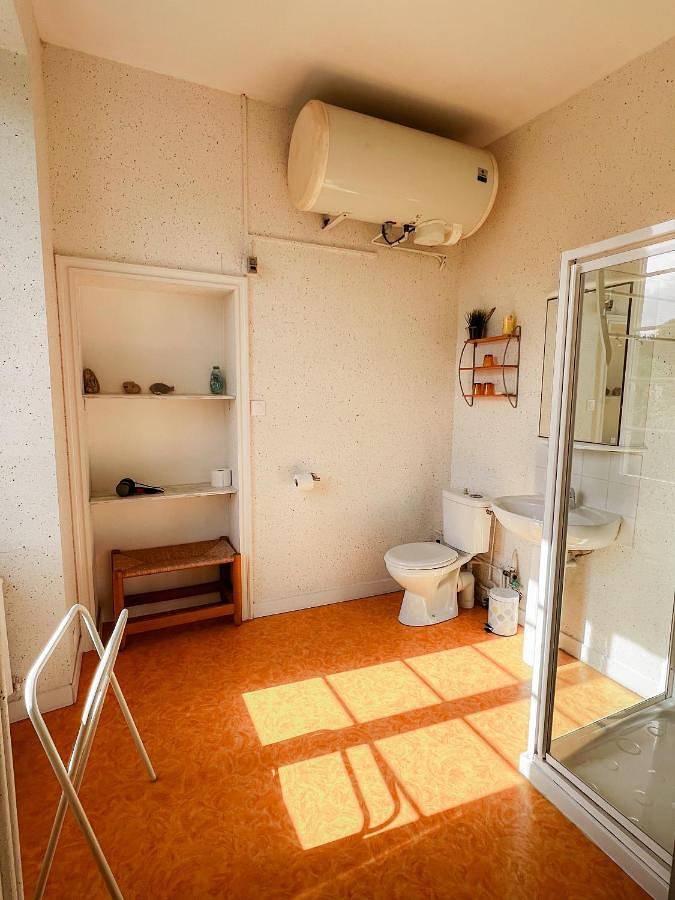 Location de vacances pour 3 personnes, avec terrasse et sauna ainsi que vue et jardin à Le Bernard - 3