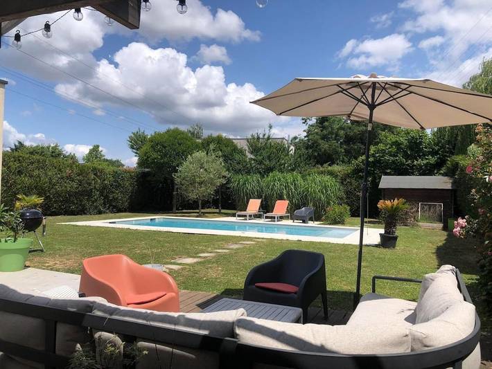Location de vacances pour 10 personnes, avec terrasse et piscine à Saint-Cyr-sur-Loire