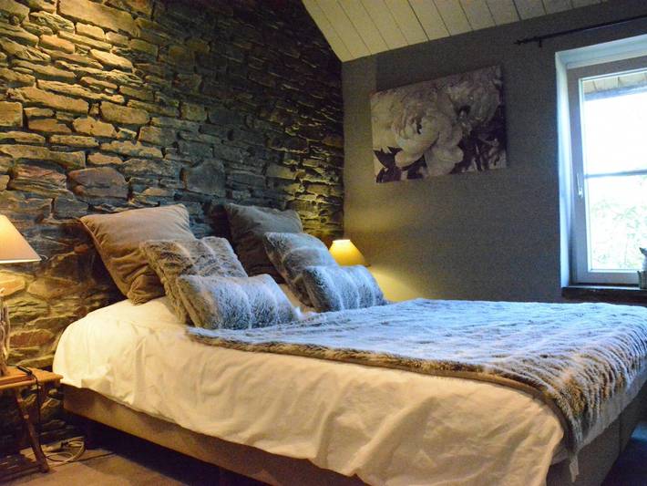 Charming cottage very neat, comfortable, very quiet, beautiful view, in Jehonville, Bertrix
