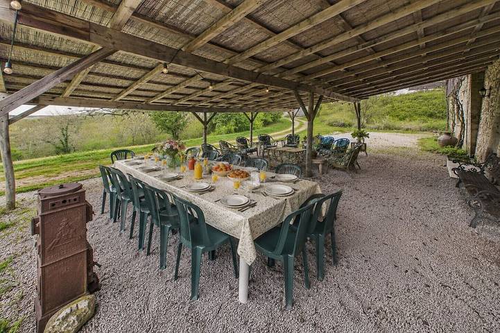 Gîte pour 9 personnes, avec piscine et jardin