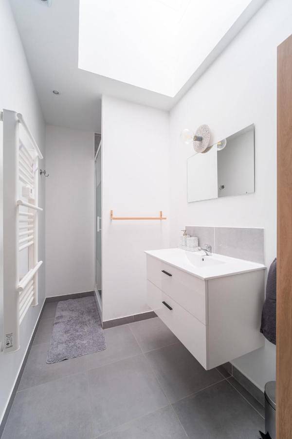 Appartement entier, Two-Bedroom Apartment in La Ferté-Gaucher, Seine-et-Marne