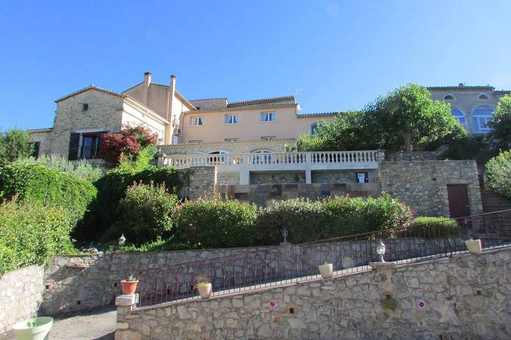 Location de vacances pour 27 personnes, avec Piscine à Saint-Victor-de-Malcap