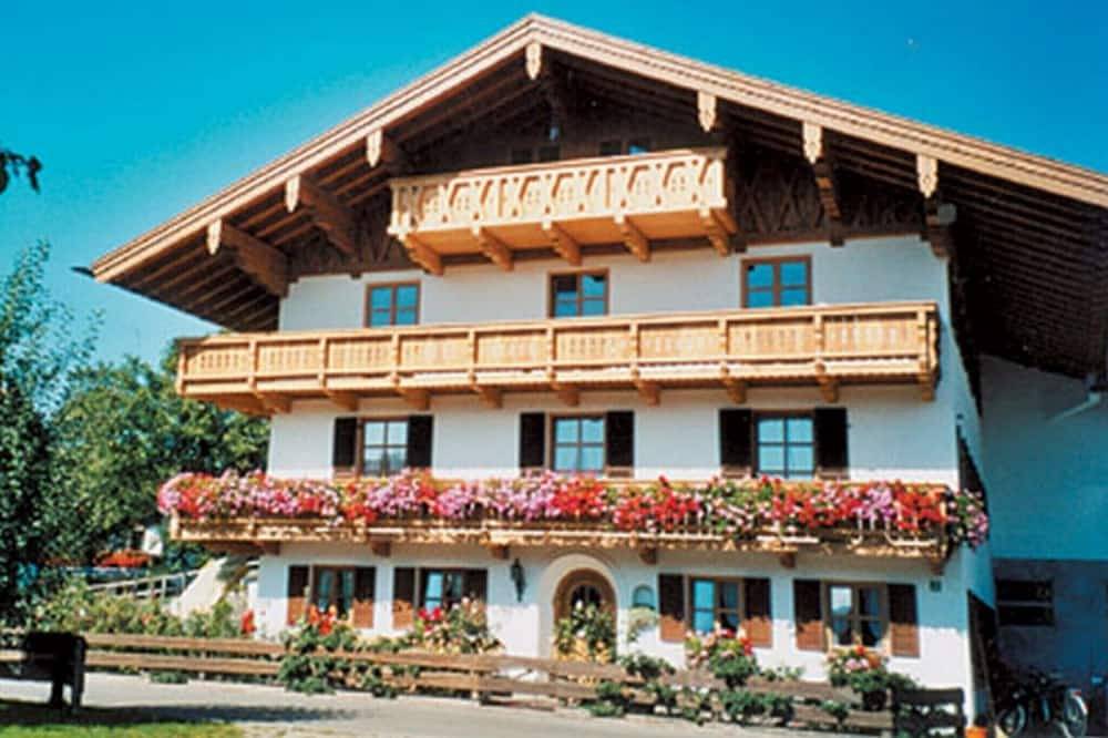 Ganze Wohnung, Ferienwohnung Ii, 40 qm für 2 Pers. sep.Schlafzimmer in Rottau, Grassau